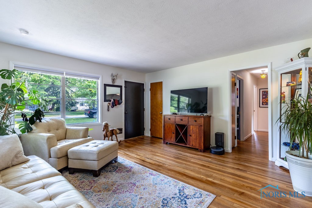 6119 Greenacre Road, Toledo, Ohio image 21
