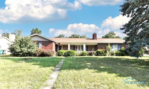 Photo of 2806 Chapel Hill Drive, Lima, OH 45805 (MLS # 6136623)