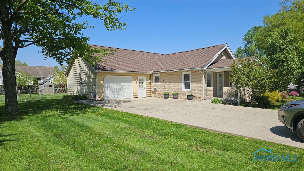 1641 Acorn Drive, Toledo, Ohio image 1