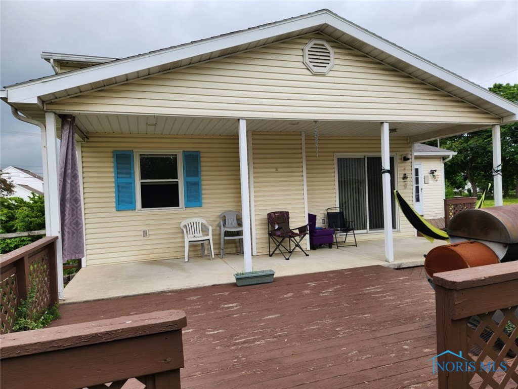 713 Glenwood Road, Rossford, Ohio image 1