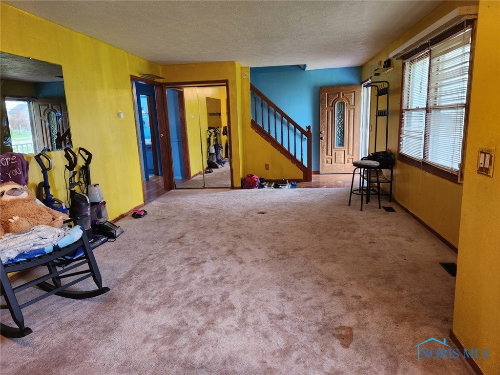713 Glenwood Road, Rossford, Ohio image 2