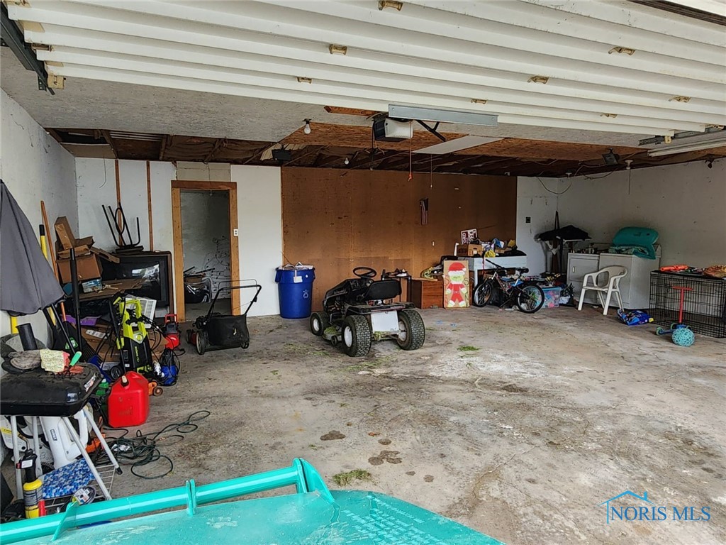 713 Glenwood Road, Rossford, Ohio image 3