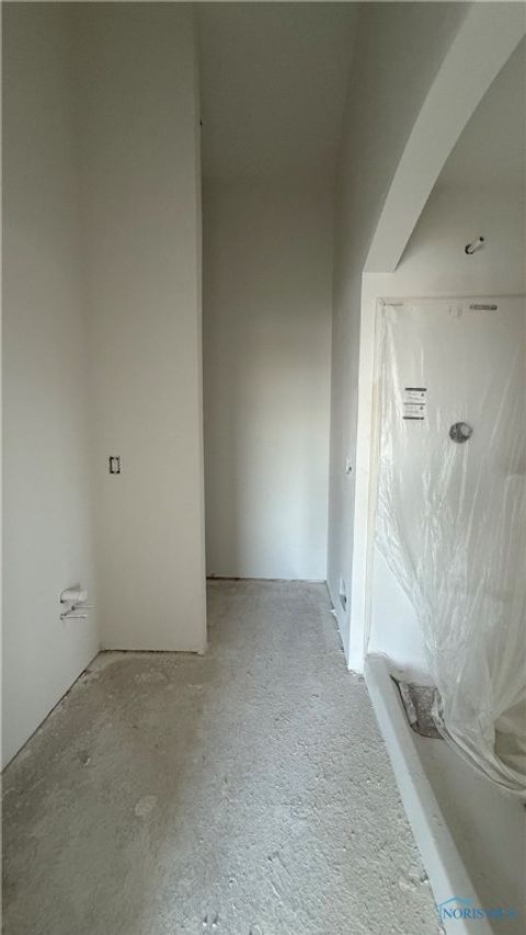 Tiny photo for 725 W Ironwood Drive, Rossford, OH 43460 (MLS # 6136446)