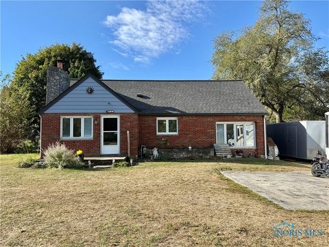 Photo of 5559 Fremont Pike, Perrysburg, OH 43551 (MLS # 6137010)