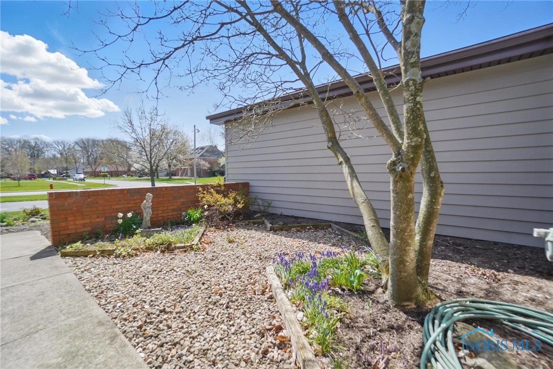 1067 Fox Run Road, Findlay, Ohio image 5