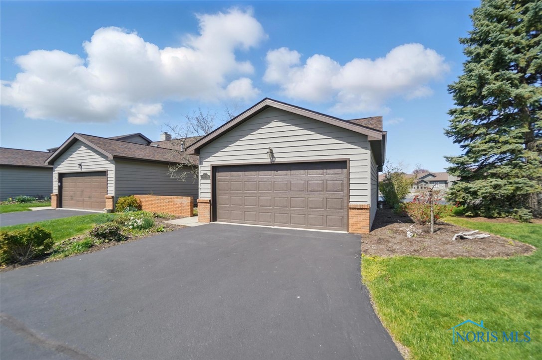 1067 Fox Run Road, Findlay, Ohio image 3