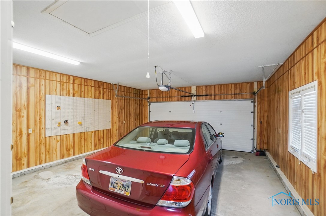 1067 Fox Run Road, Findlay, Ohio image 38