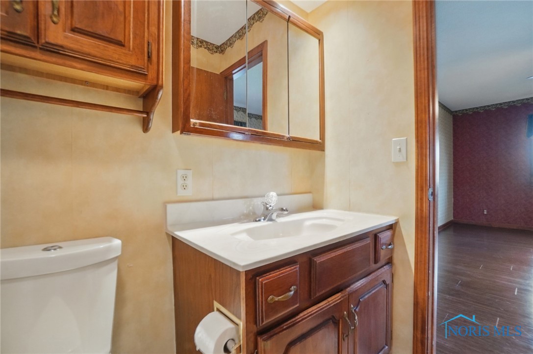 1067 Fox Run Road, Findlay, Ohio image 24