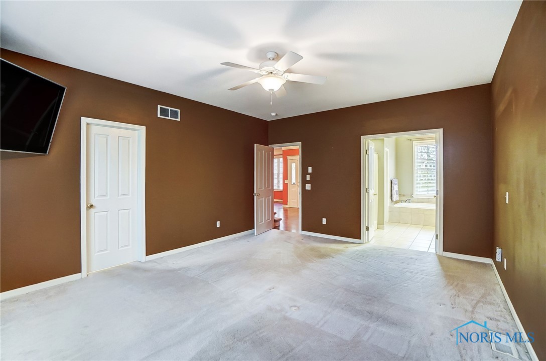 2243 Woods Edge Court, Toledo, Ohio image 22