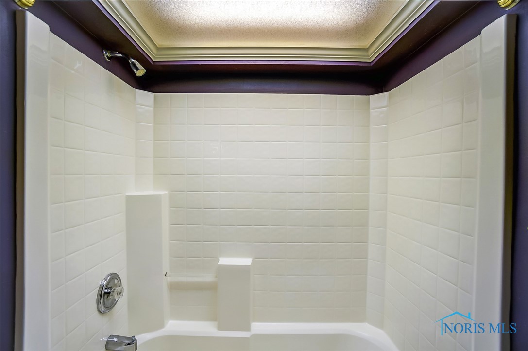 2243 Woods Edge Court, Toledo, Ohio image 43