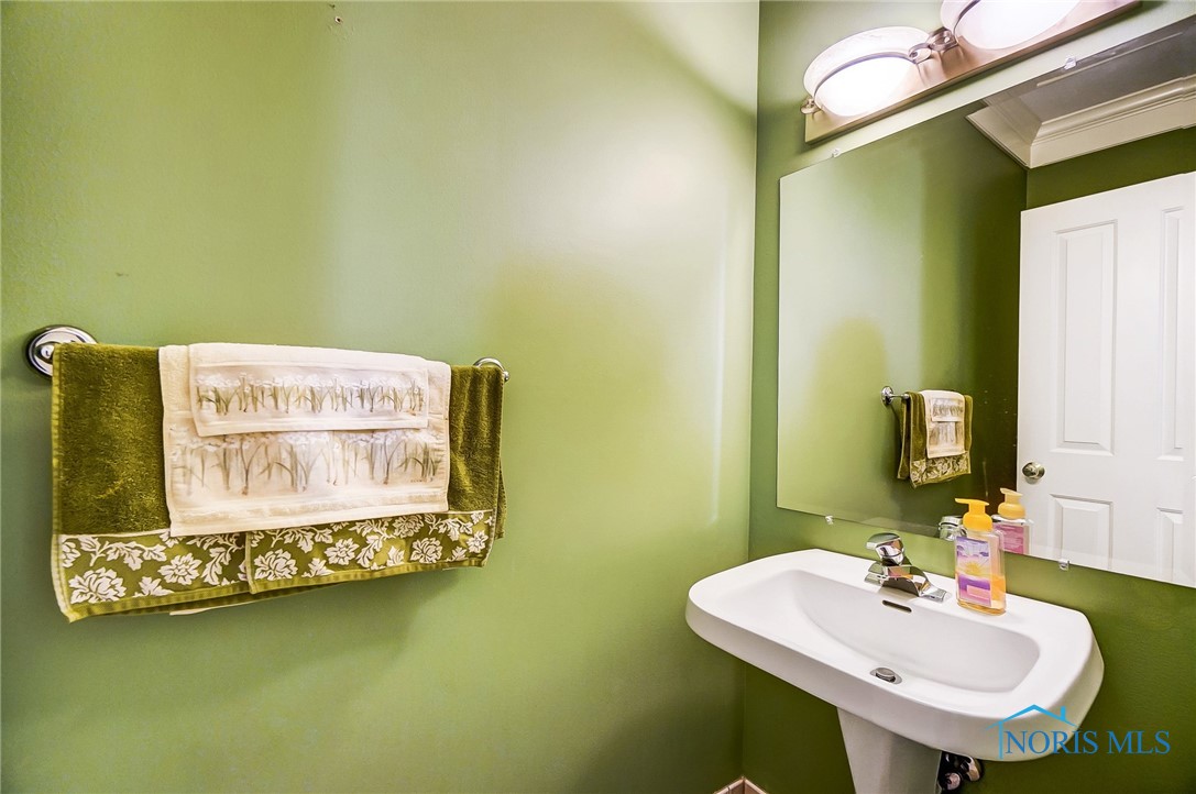 2243 Woods Edge Court, Toledo, Ohio image 30