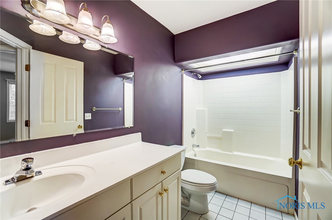 2243 Woods Edge Court, Toledo, Ohio image 41