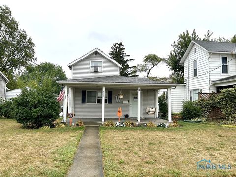 Photo of 607 Center Street, Findlay, OH 45840 (MLS # 6136163)