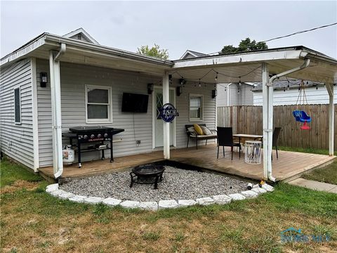 Tiny photo for 607 Center Street, Findlay, OH 45840 (MLS # 6136163)