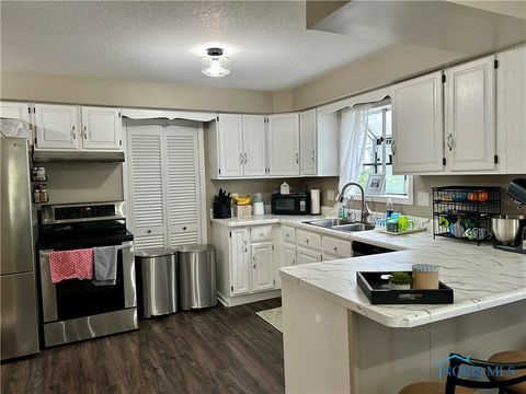 Tiny photo for 607 Center Street, Findlay, OH 45840 (MLS # 6136163)