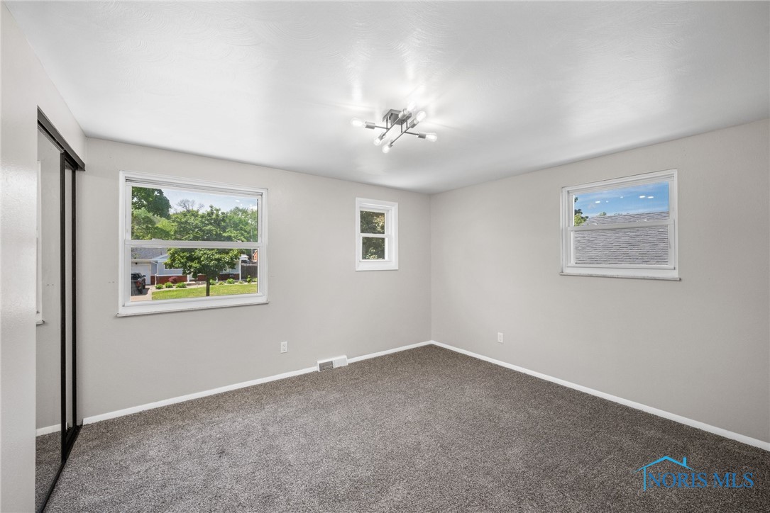 6136 Foth Drive, Toledo, Ohio image 18
