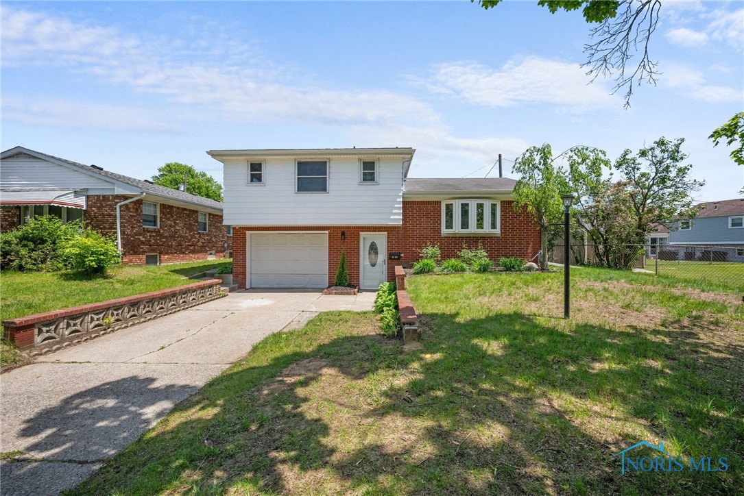 6136 Foth Drive, Toledo, Ohio image 1