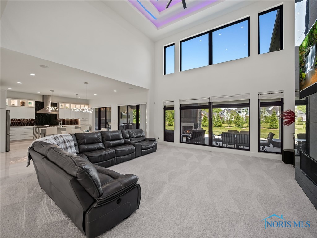 1125 Hunting Creek Drive