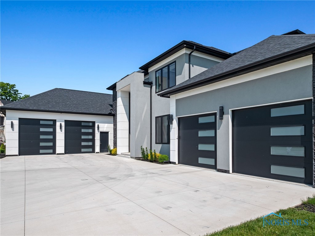 1125 Hunting Creek Drive