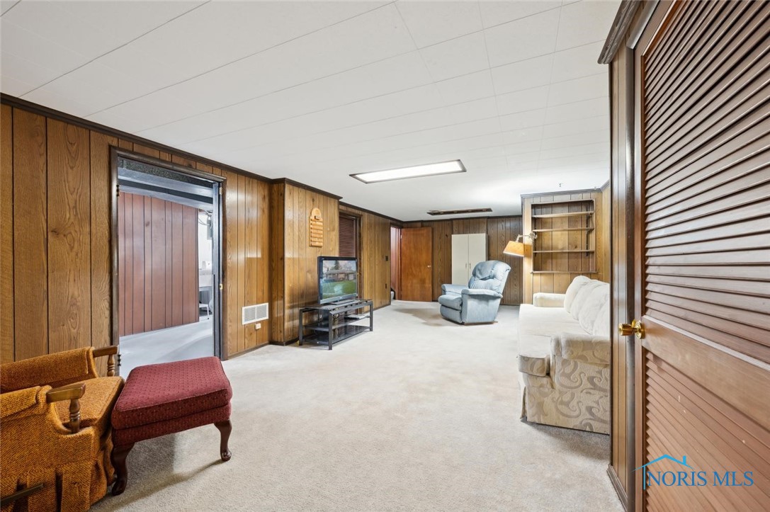 6126 Herst Road, Toledo, Ohio image 23