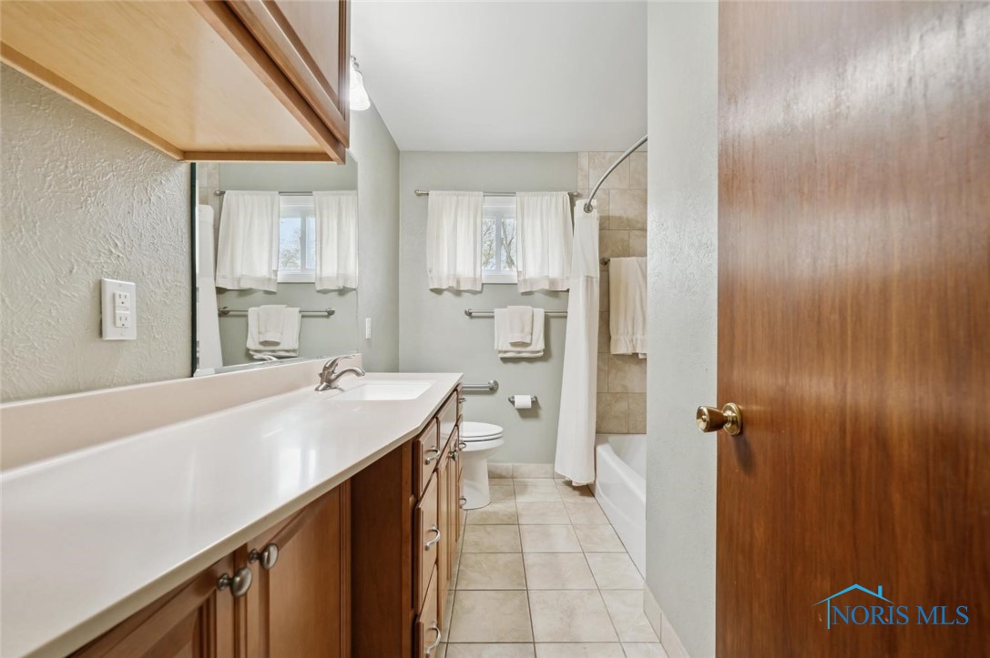 6126 Herst Road, Toledo, Ohio image 20