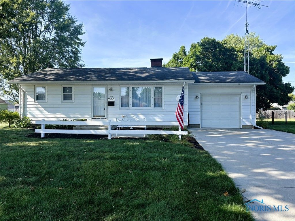 Photo for 703 Linwood Avenue, Delta, OH 43515 (MLS # 6134474)