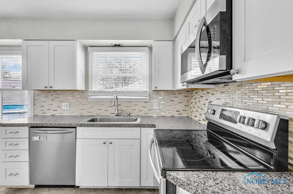 4833 Naomi Drive, Toledo, Ohio image 12