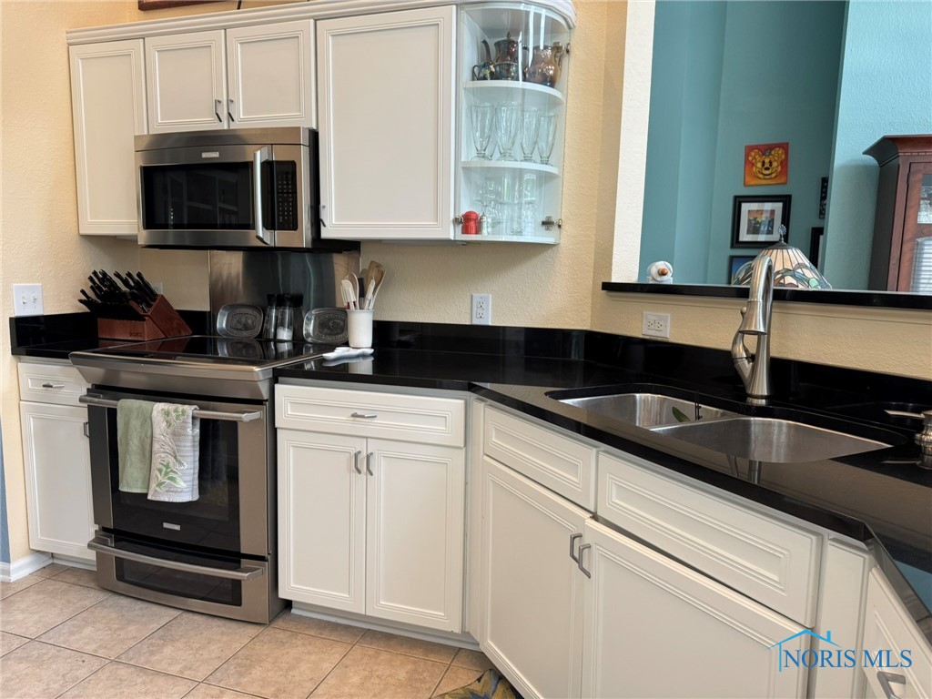 8637 Stone Oak Drive, Holland, Ohio image 17