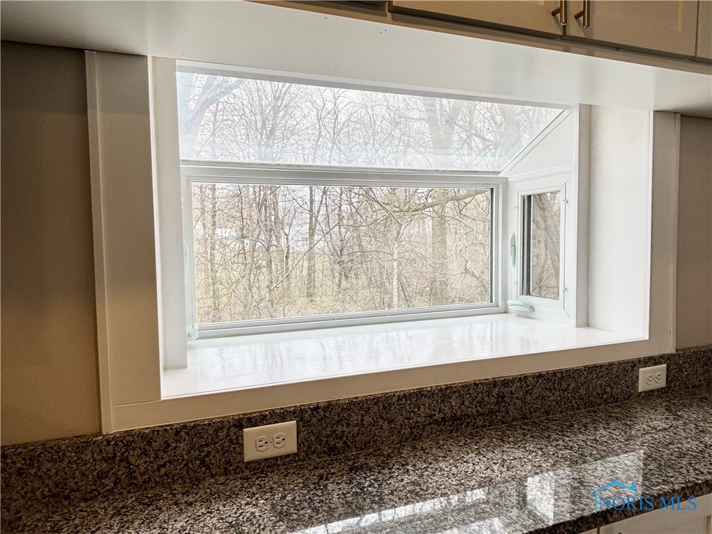 2097 Maginnis Road, Oregon, Ohio image 10