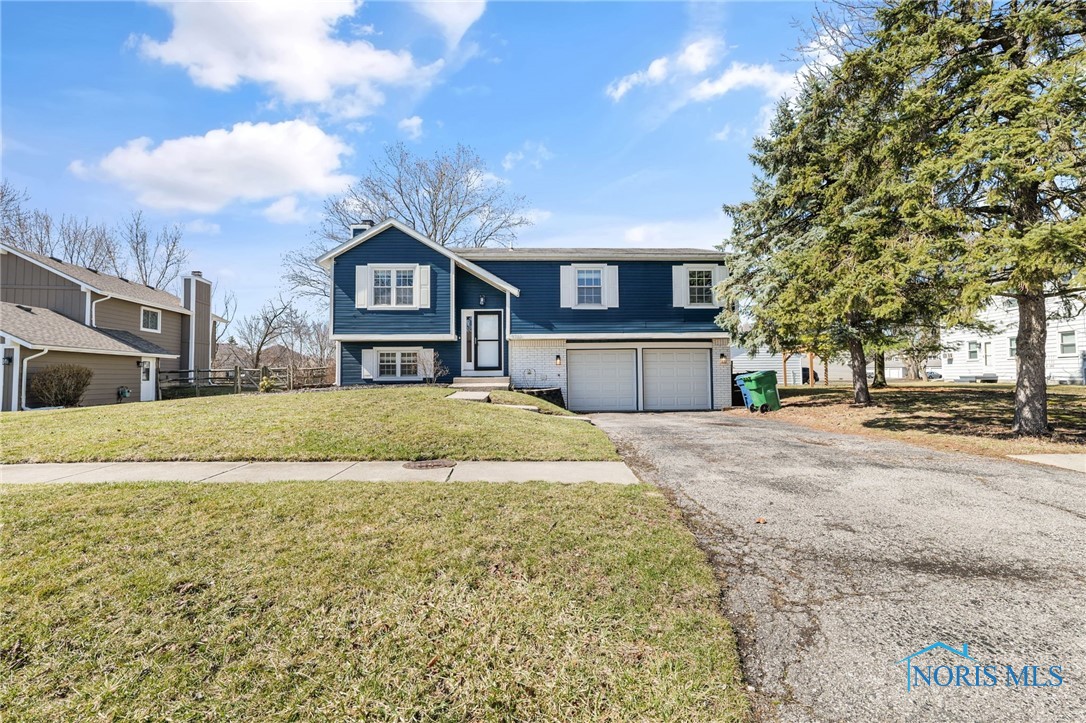 9733 Millcroft Road, Perrysburg, Ohio image 1