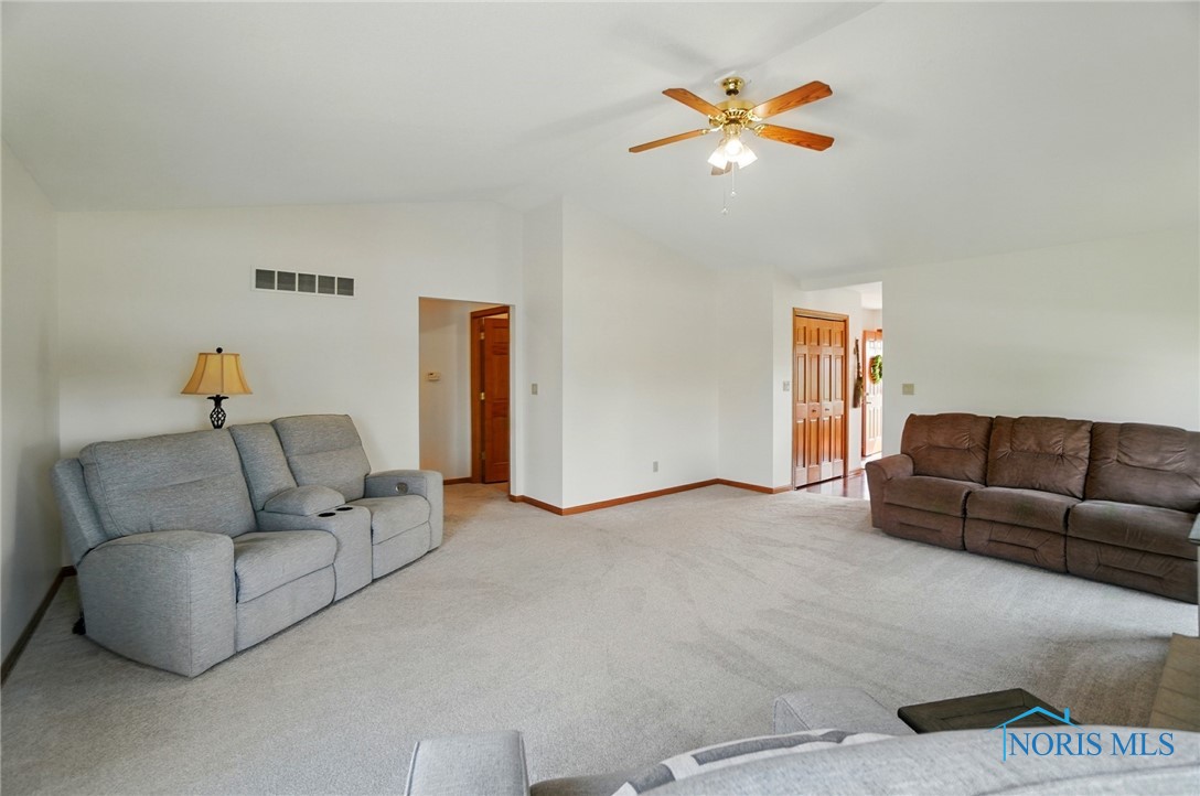 300 Winter Pine Drive #U300, Findlay, Ohio image 8