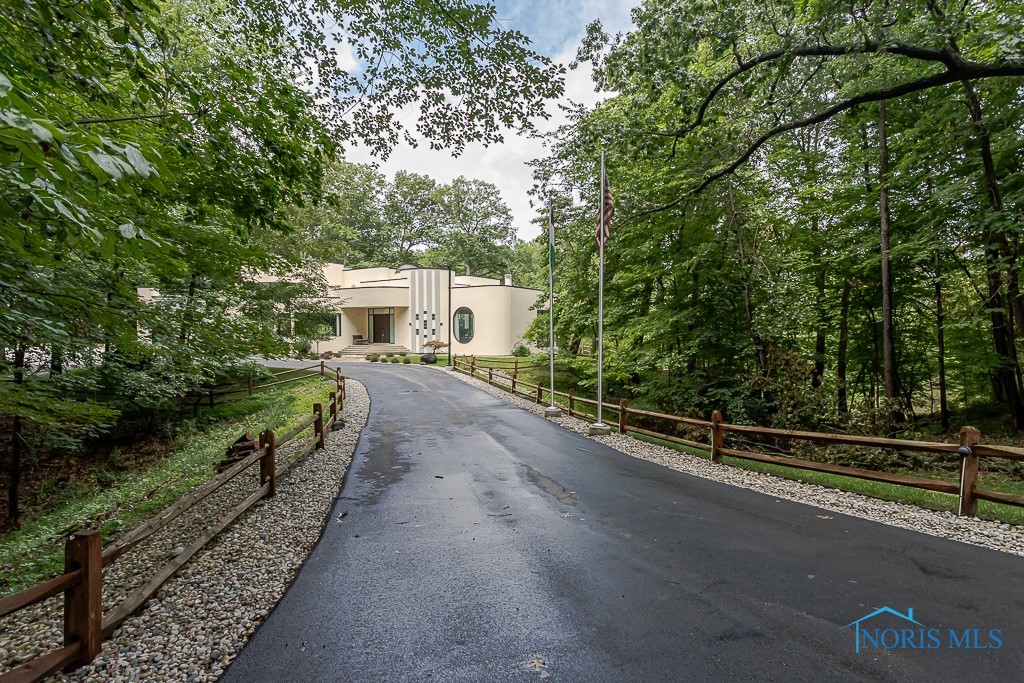 4832 Devilbiss Court