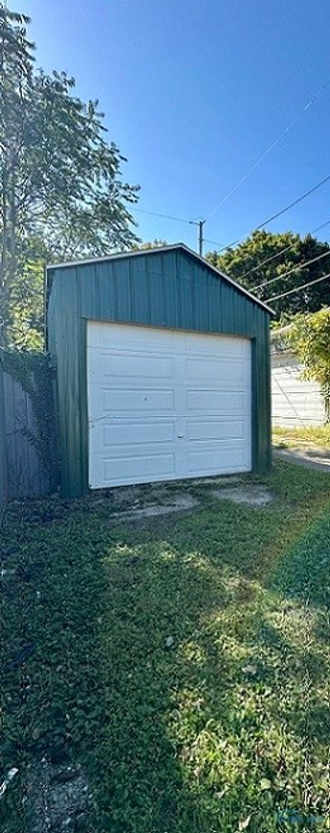 Tiny photo for 321 McDougal Street, Fostoria, OH 44830 (MLS # 6136929)