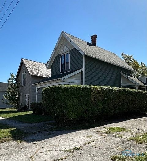 Tiny photo for 321 McDougal Street, Fostoria, OH 44830 (MLS # 6136929)