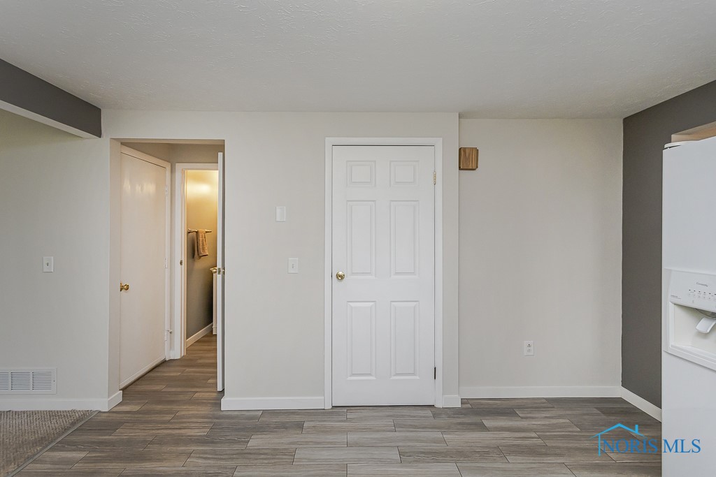3906 Farmbrook Drive, Sylvania, Ohio image 23