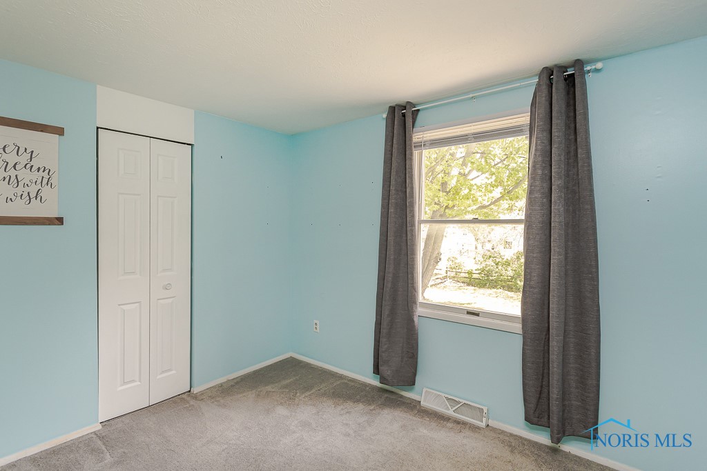 3906 Farmbrook Drive, Sylvania, Ohio image 38