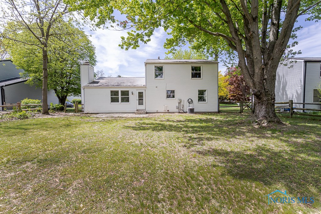 3906 Farmbrook Drive, Sylvania, Ohio image 4