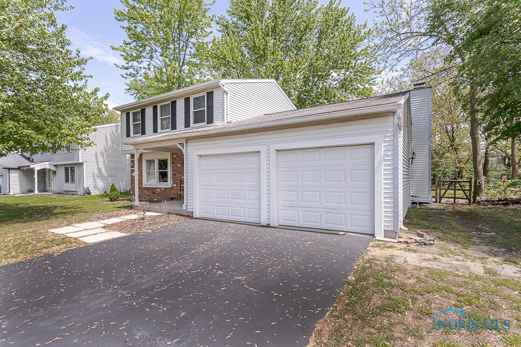 3906 Farmbrook Drive, Sylvania, Ohio image 2