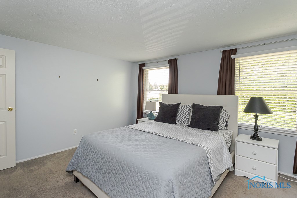3906 Farmbrook Drive, Sylvania, Ohio image 34
