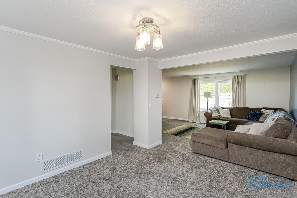 3906 Farmbrook Drive, Sylvania, Ohio image 16