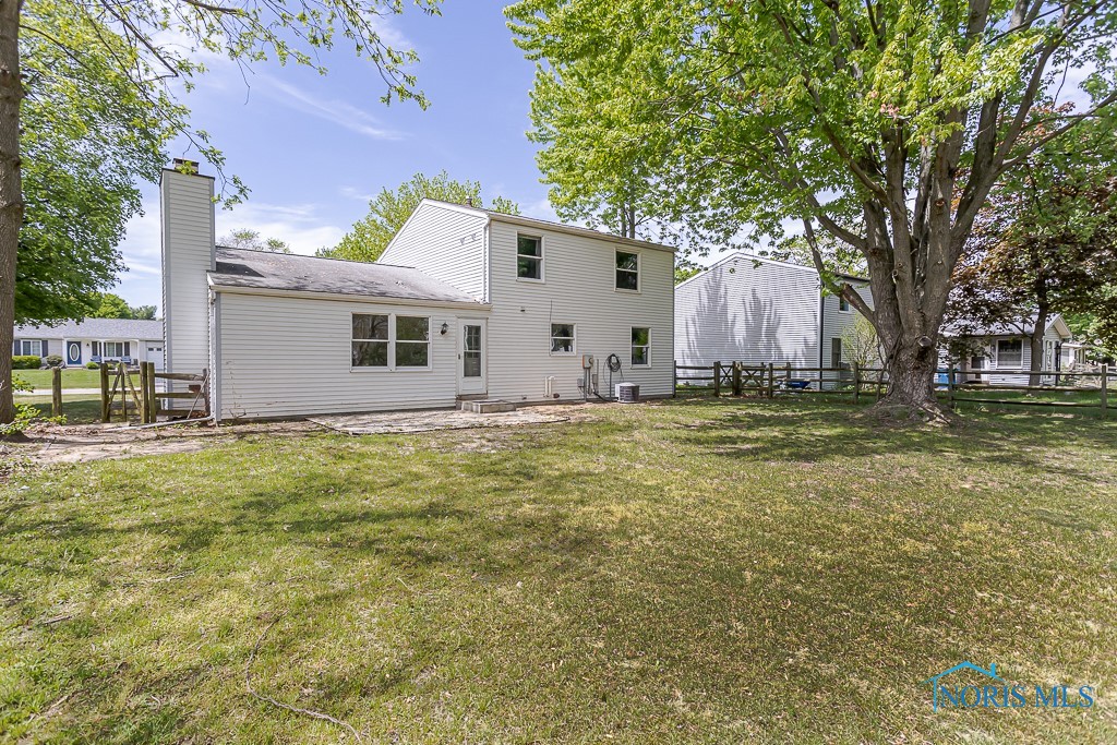 3906 Farmbrook Drive, Sylvania, Ohio image 6