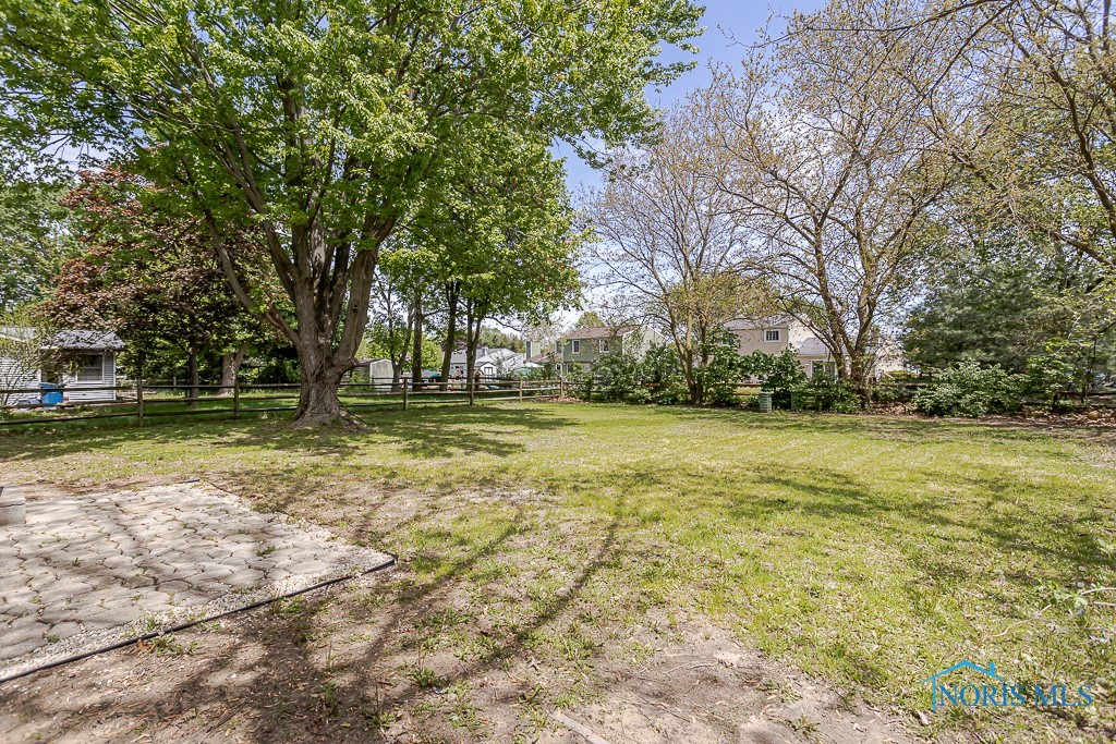 3906 Farmbrook Drive, Sylvania, Ohio image 5