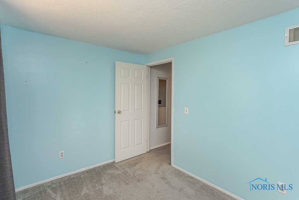 3906 Farmbrook Drive, Sylvania, Ohio image 39