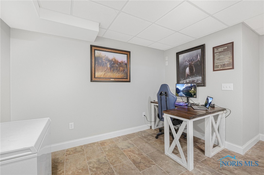 932 Hunters Run, Perrysburg, Ohio image 13
