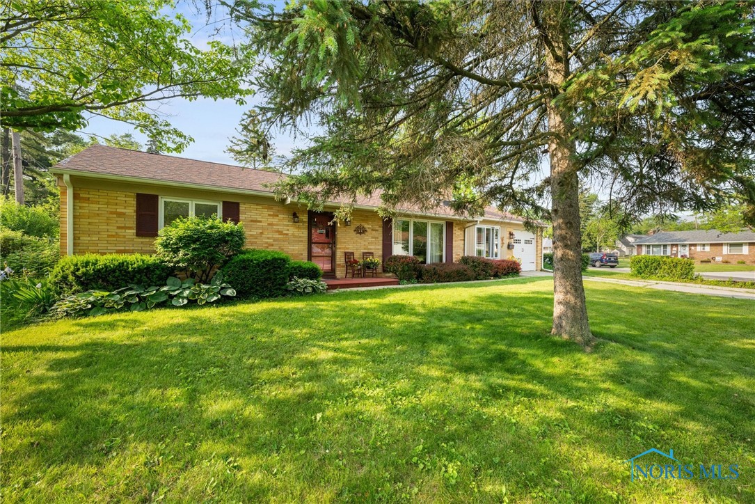 1602 Trailview Drive, Maumee, Ohio image 2