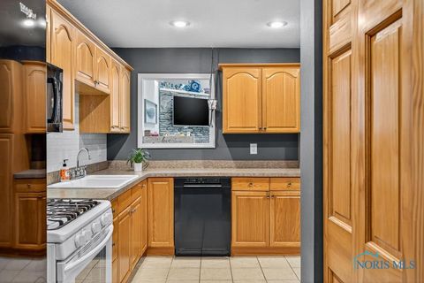 Tiny photo for 4814 Sylvan Court, Sylvania, OH 43560 (MLS # 6136108)