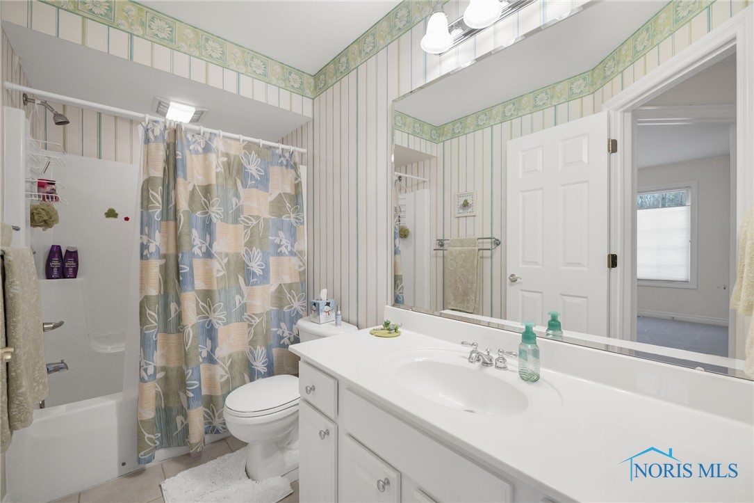 2043 Silverpine Court, Toledo, Ohio image 10
