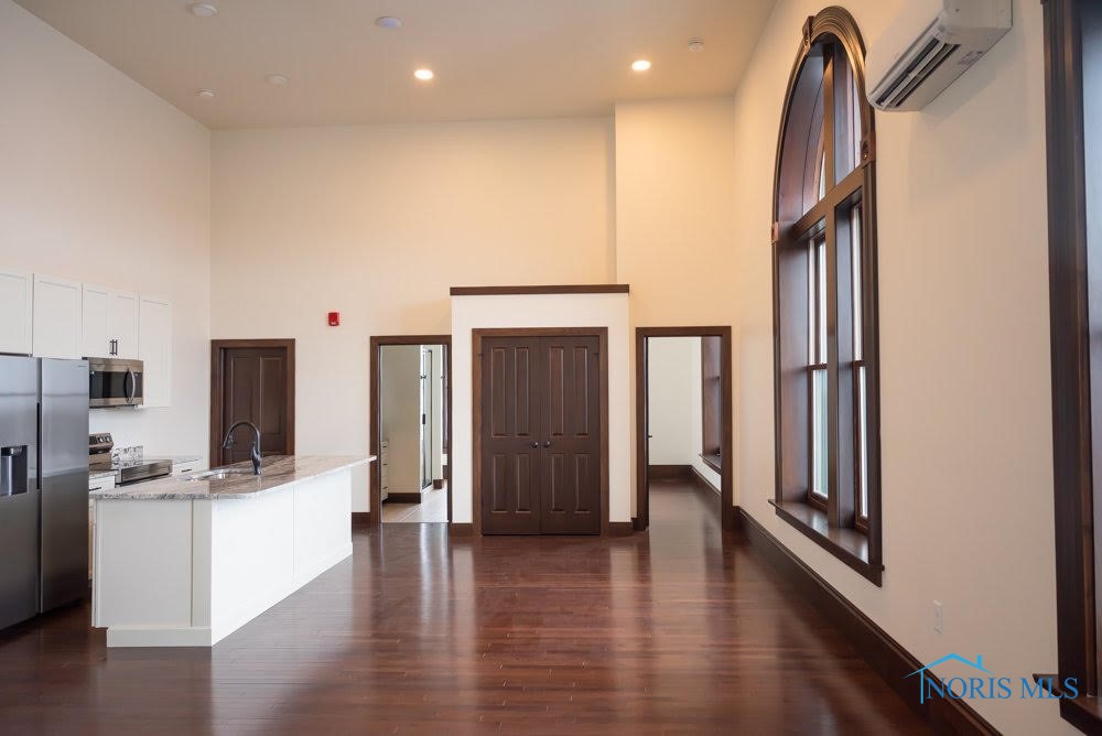 Findlay, Ohio 45840, United States, 2 Bedrooms Bedrooms, ,1 BathroomBathrooms,Residential,Active,19124