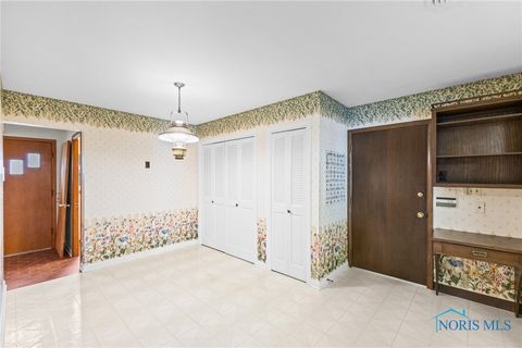 Tiny photo for 411 Monticello Drive, Fostoria, OH 44830 (MLS # 6136373)