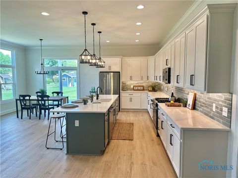 Tiny photo for 550 Southview Court, Gibsonburg, OH 43431 (MLS # 6136395)
